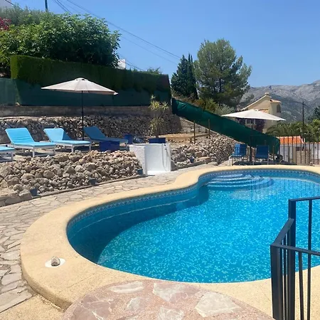 A Orba Pour 6 Personnes Avec Piscine Privee Et Belles Vues Et Montagne - Hisp-10-8 Villa *